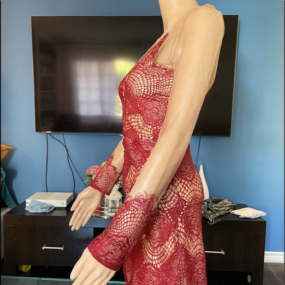 Lace illusion nude dress long sleeve perfect for cocktail or night out - Picture 5 of 8
